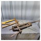 T4 - Antique Post Vise 2 jack stands Heavy cast ir