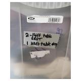 I3 - Table Skirts and Tablecloths Lot Assortment o