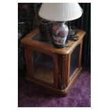 Small Oak Curio w/glass shelf