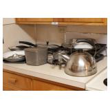 pots and pans, bakeware, frying pans, muffin tins