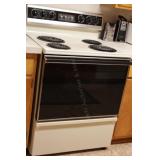 Kenmore electric coil 4 burner range with oven