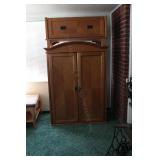 Oak pattern entertainment center