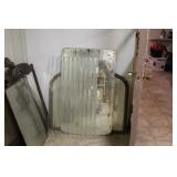 2 mirrors corrugated glass
