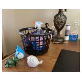 Clean up items on desk