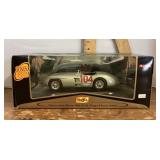 Maisto 1:18 scale diecast Mercedes Benz