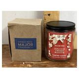 NEW scented candle