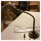 Industrial gooseneck lamp