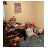 Clean up lot in bedroom
