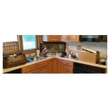 Contents in kitchen