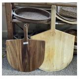 2 pizza shovels