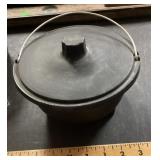 Cast-aluminum soup pot with lid