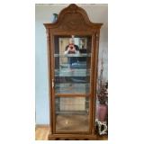 Lighted display cabinet
