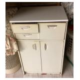 Metal cabinet + contents