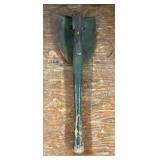 Entrenching tool