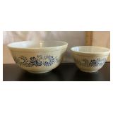 2 Pyrex mixing bowls