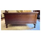 Cedar chest with unlocked free-open lid