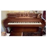 Everett spinet piano