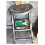 28" Metal industrial stool