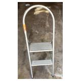 Metal 2-step folding ladder