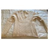 Womenï¿½s cable knit cashmere sweater size L