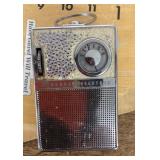 Vintage GE transistor radio