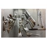 Oneida flatware set