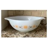 Pyrex Town & Coiuntry Cinderella bowl