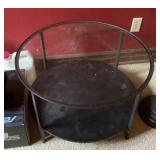 Lightweight 32" round coffee table