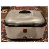 Electric roaster oven