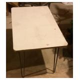 Childï¿½s table with 20" hairpin legs