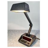 Vintage retro Spartus alarm clock/desk lamp 1401