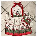 Printed Christmas apron & matching oven mitts