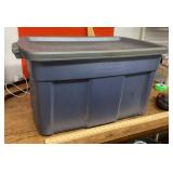 Rubbermaid Roughneck 31 gallon tote