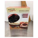 Quesadilla maker
