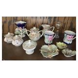 11 small porcelain items and mini oil lamp