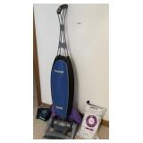 Oreck Magnesium vacuum cleaner w/bags