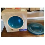 Set of 4 blue glass chargers