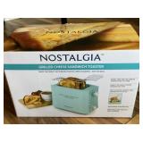 NEW Nostalgia grilled cheese sandwich toaster