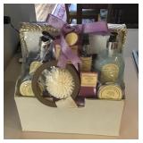 NEW bath gift set