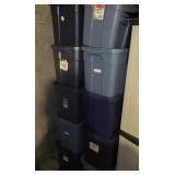10 Rubbermaid totes of holiday & home decor