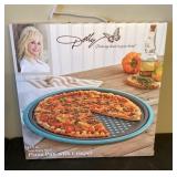 NEW Dolly Parton pizza pan with crisper