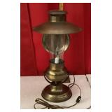 Electric table lamp with reflector