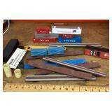 Flat cars and cargo containers