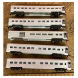 5 HO passenger cars