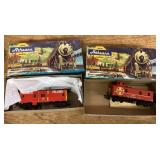 2 Athearn miniature caboose train cars