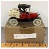 Ertl 1918 Ford Model T Runabout bank