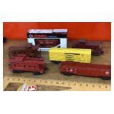 6 O gauge train cars