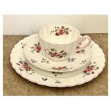 Shelley porcelain trio "Roses & Red Daisy"