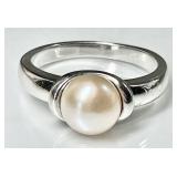 Sterling silver pearl ring