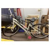 Specialized crossroads bicycle